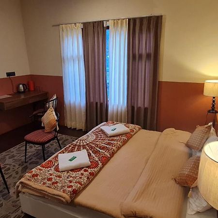 Anand Yul Jispa Hotel Buitenkant foto